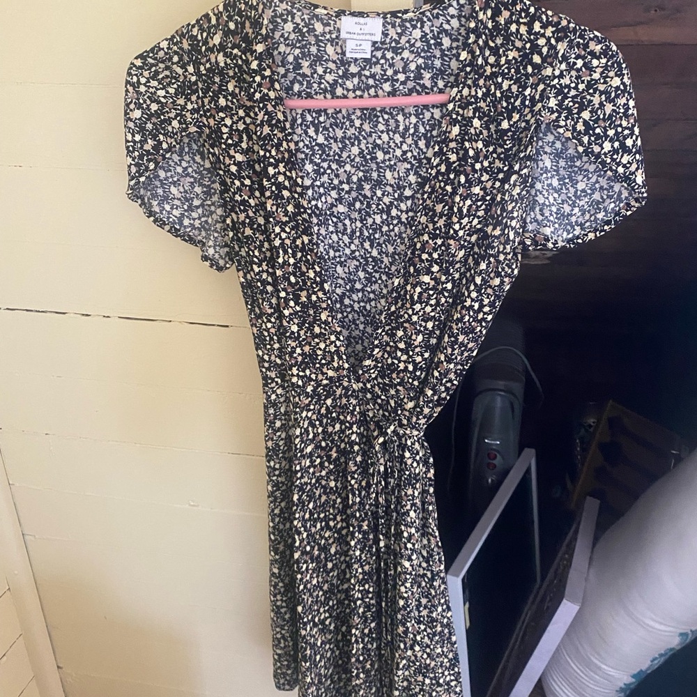Urban Outfitters Black and Cream Floral Dress